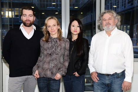 Gruner + Jahr verschenkt 900.000 Exemplare der neuen Zeitschrift 'frei!' - Die 'frei!'-Macher: v.l. Philipp Jessen, Annette Utermark, Ji-Young Ahn und Hans-Peter Junker (Foto: Frank Waberseck/2Vista für G+J)