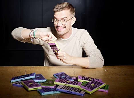 Joko Winterscheidt launcht mit Jokolade eigene Schokoladenmarke - Joko Winterscheidt mag's gerne süß (Foto: Schoko Winterscheidt )