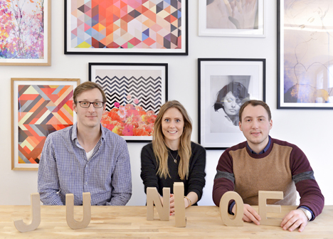 Fotoservice Cewe investiert in Kunst-Marktplatz Juniqe - Die Gründer (v.l.) Marc Pohl, Lea Lange und Sebastian Hasebrink feierten ihren ersten Juniqe Geburtstag Ende Januar (Foto: Junique)