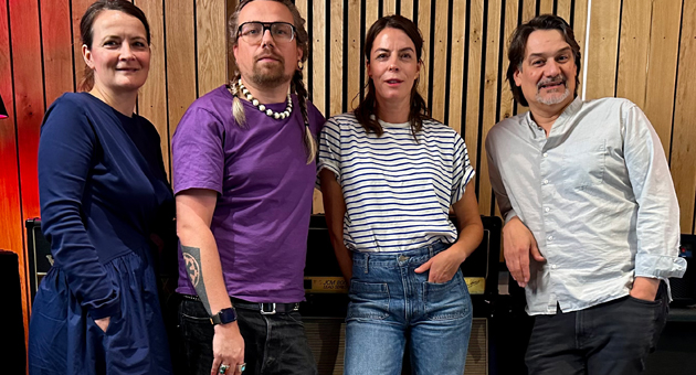 German Wahnsinn und Massive Voice gründen KI-Allianz - Die Gründer:innen der KI-Allianz Brand Voices: (v. li.). Heike Hesse (Massive Voice), Philipp Feit (German Wahnsinn), Claudia Hesse (Massive Voice), Eduardo Garcia (German Wahnsinn)