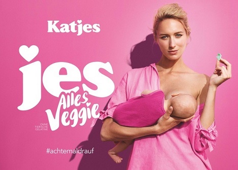 Das neue Plakatmotiv fr die Kampagne #achtemaldrauf zeigt eine stillende Mutter (Foto: antoni jellyhouse)