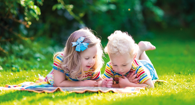 Print bleibt gefragt, Video dominiert, Audio wächst stark - Laut 'Kids-Medien-Kompass 2025' ist die Zahl der Mitleser von Kinderzeitschriften leicht auf 2,39 gestiegen – Foto: Famveldman/Fotolia