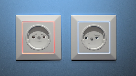 Cheil und LandesEnergieAgentur Hessen babbeln für die Energiewende - Im Kampagnenvideo "babbeln" zwei Steckdosen über Themen wie Windenergie und Solarstrom (Foto: Screenshot LEA)