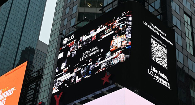 LG inszeniert Unternehmensgeschichte in globaler Markenkampagne - LG Electronics feierte am New Yorker Times Square die Premiere seiner globalen Markenkampagne "Life Asks, LG Answers" – Foto: LG Electronics