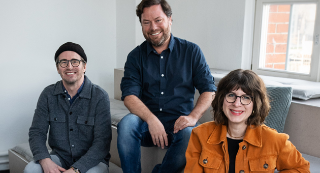 Hirschen gründen Label für PR und Publishing - Alexander Lang, Sascha Tegtmeier und Laura Brick (v.l.) leiten das neue Label ZgH Engage - Foto: Hirschen