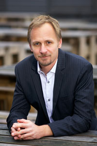 PoS-Agentur Stein bringt Hautpflege-Marke Leti in die Apotheke - Stein-Geschäftsführer Lars Roisch und sein Team betreuen u.a. Kunden aus der Branche Health & Beauty (Foto: Stein)