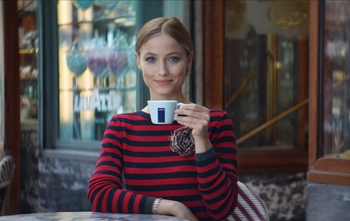 Lavazza Kaffee und Young & Rubicam verbinden Menschen international - Mit einer "Ode an den Kaffee" ist Lavazza in den TV-Werbeblöcken zu sehen (Foto: Lavazza)