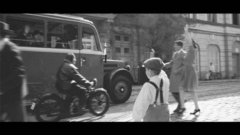FC Bayern-Sponsor MAN legt neuen Spot mit Ogilvy auf - MAN ist Buspartner und Premium Sponsor des FC Bayern München (Sreenshot)