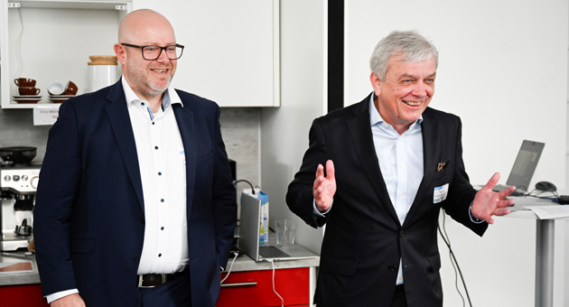 (v.l.) MSH-Geschftsfhrer Olaf Melber und MSP-Geschftsfhrer Tim Greve schlieen eine Kooperation im Bereich Zustell-Logistik - Foto: MSP