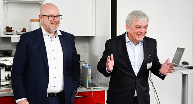 MSH und MSP launchen SAP-basierte Zusteller-App - (v.l.) MSH-Geschäftsführer Olaf Melber und MSP-Geschäftsführer Tim Greve schließen eine Kooperation im Bereich Zustell-Logistik - Foto: MSP