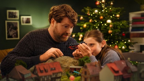 BBDO entwickelt Weihnachtskampagne für Märklin - Die Weihnachtskampagne 'Endlich wieder klein sein' ist die erste gemeinsame Arbeit von Märklin und BBDO - Foto: BBDO