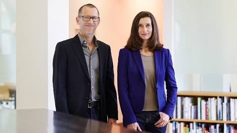 Zeichen & Wunder wächst weiter und investiert in Umbau - Die geschäftsführenden Gesellschafter von Zeichen & Wunder, Marcus von Hausen und Irmgard Hesse, freuen sich über gute Zahlen (Foto: Zeichen & Wunder)