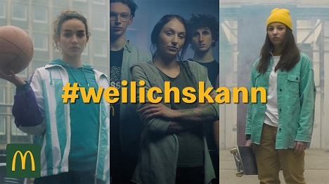 McDonald’s Deutschland zeigt Female Empowerment - Im Spot zeigen starke, moderne Frauen im urbanen Sport- und Lifestyle-Umfeld, was sie von veralteten Rollenbildern und Benimmregeln halten. (Bild: McDonald’s)