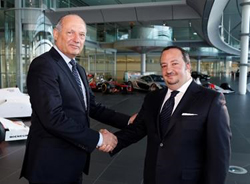 Starten Kooperation: Ron Dennis, Vorsitzender und CEO der McLaren Technology Group (links), und Rani Raad, Chief Commercial Officer, CNN International (Foto: CNN International)