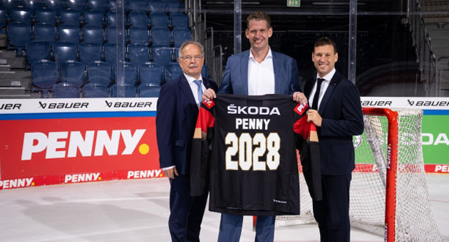 Penny verlängert Titel-Sponsoring bei der DEL - DEB-Präsident Dr. Peter Merten, Penny-COO Dr. Stefan Görgerns und DEB-Generalsekretär Claus Gröbner (v.l.n.r.) freuen sich über die weitere Zusammenarbeit - Foto: DEB/City-Press - Marco Leipold