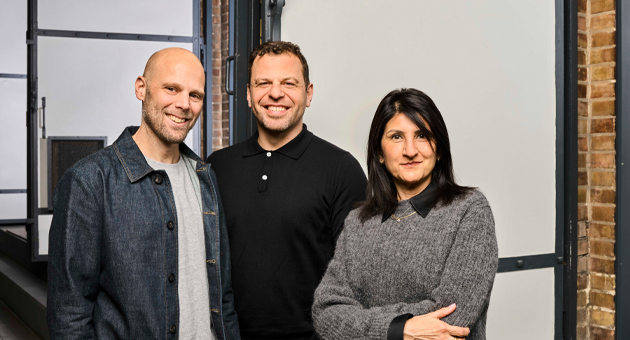 MetaDesign expandiert nach Schweden - MetaDesign sucht die räumliche Nähe zu den skandinavischen Kunden: Andreas Björk (li) sowie die MetaDesign Geschäftsführer Daniel Leyser und Rupali Steinmeyer - Foto: MetaDesign