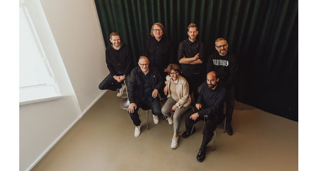 Jung von Matt integriert Milla & Partner - Freuen sich auf die künftige Zusammenarbeit (v.l.n.r.): Dirk Hibbler,Peter Ludwig, Johannes Milla, Marion Kerckhoff, Thomas Frenzel, Robin Palleis und Andreas Brunsch - Foto: JvM