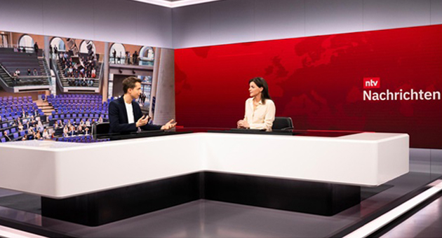 Neues NTV-Studio geht im Mai 2026 on air - Ab Mai 2026 strahlt NTV seine Nachrichtensendungen aus einem realen, vollständig automatisierten Studioset aus - Foto: Foto: RTL / Annette Etges