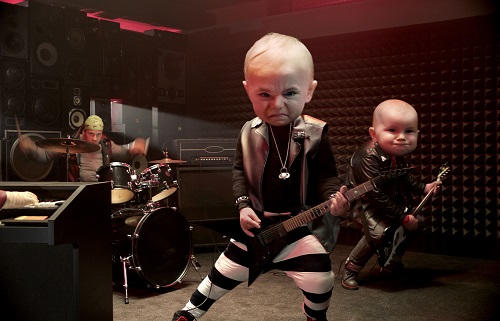 Netto und Jung von Matt bewirbt mit Gemüse-hassenden Babys seine regionalen Produkte - Jung von Matt animierte für Netto Babys, die Rock-Songs singen (Foto: Netto)