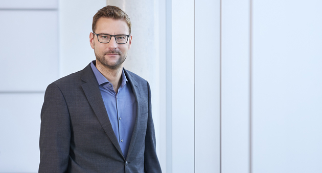 JOM prognostiziert leichtes Werbeplus für 2024 - Der JOM-Managing-Direktor Volker Neumann erwartet für 2024 eine leichte Erholung des deutschen Werbemarktes - Foto: JOM Group