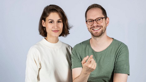 SWR startet neues Verbraucherformat auf Youtube und Instagram - Die SWR-Journalisten Katharina Röben und Tobias Koch gehen in 'Ökochecker' Mythen und Halbwissen rund um das Thema Nachhaltigkeit nach (Foto: SWR)