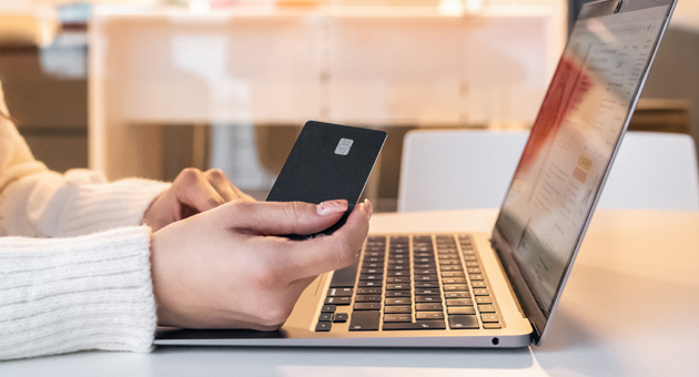 Omnicom übernimmt Digital-Commerce-Unternehmen Flywheel - Omnicom will durch die Flywheel-Übernahme seine Kompetenz und Reichweite im E-Commerce ausbauen - Foto: Julio Lopez on Unsplash