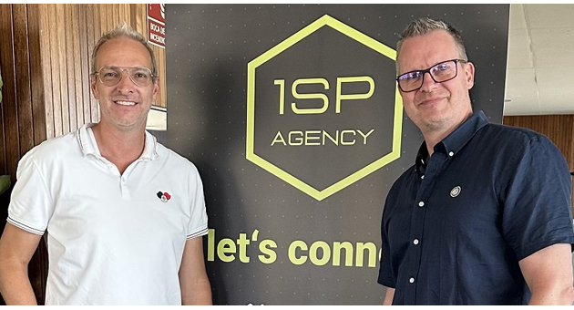 1SP-GF Torsten Oppermann (links) freut sich auf die Zusammenarbeit mit mit Steve Cross - Foto: 1SP Agency