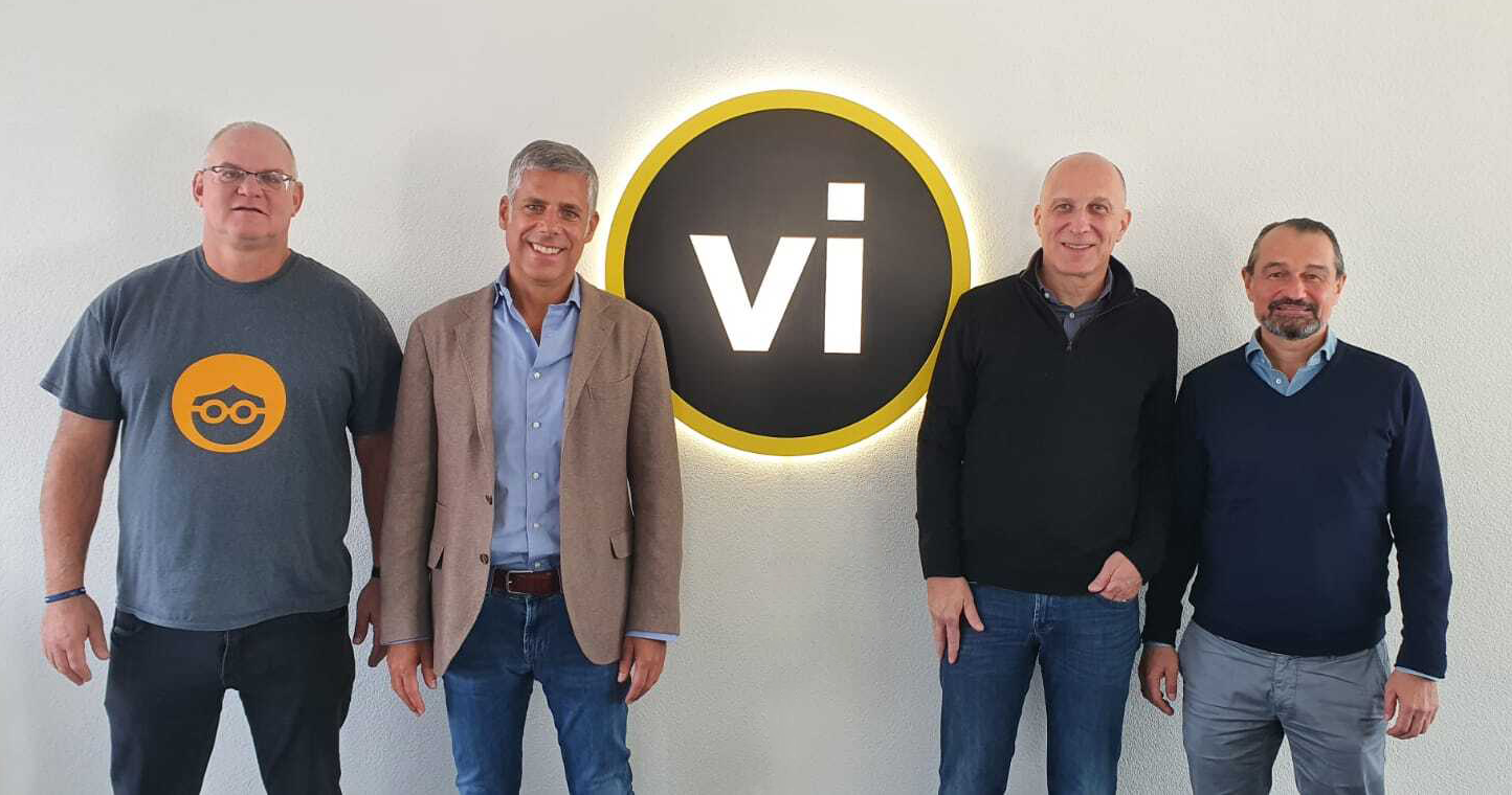 v.l. Ori Lahav (Co-Founder & CTO von Outbrain), Kai Henniges (Co-Founder & CEO von VI), David Kostman (Co-CEO und Outbrain) und Jrg Boksberger (Co-Founder & COO von VI) - Foto: Outbrain