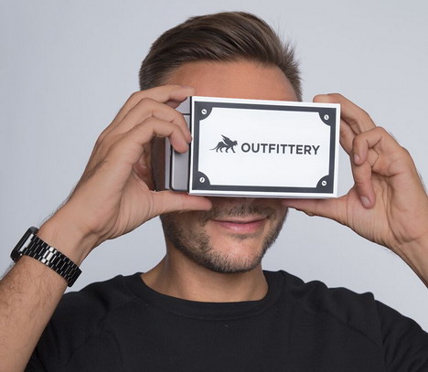Outfittery Kunden bekommen ab November ein Cardboard in die Versand-Box gelegt, das in Kombination mit dem Smartphone als Virtual Reality-Brille genutzt werden kann (Foto: Outfiitery)