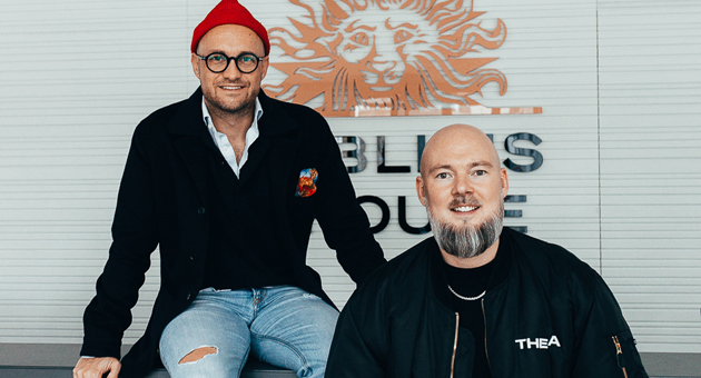 Publicis und The Ambition starten Culture-Marketing-Kooperation - Christoph Pietsch (Publicis Groupe DACH, l.) und Phillip Böndel (The Ambition) kündigen eine strategische Partnerschaft im Bereich Culture Marketing an – Foto: Tobias Bosshammer