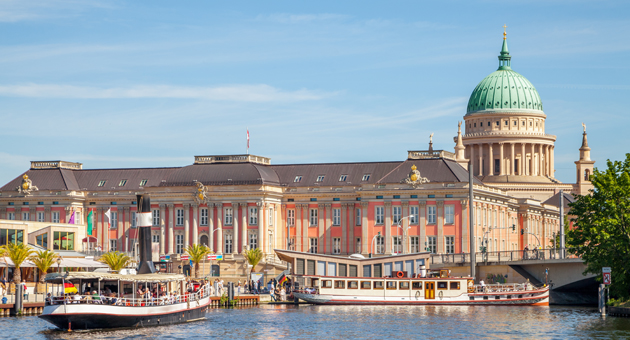 Scholz & Friends sichert sich Brandenburgs Marketingetat - Seit acht Jahren wirbt das Land mit dem von Scholz & Friends entwickelten Claim "Brandenburg. Es kann so einfach sein." – Foto: Sina Ettmer-AdobeStock