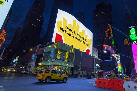 McDonald's Deutschland wirbt mit neuer App-Funktion am Times Square (Foto: McDonald's Deutschland)