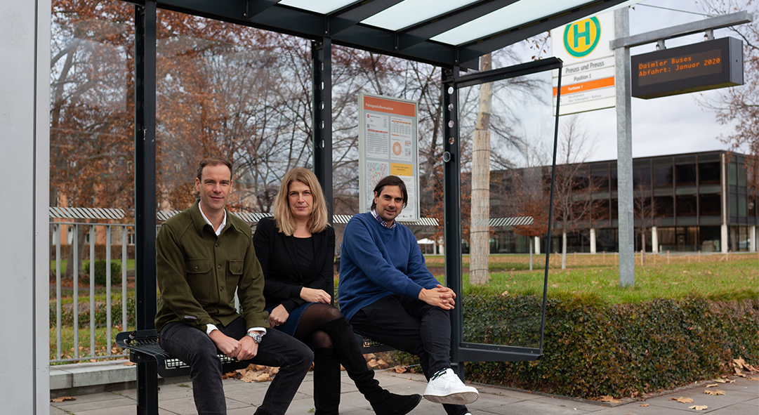 Daimler kürt PREUSS UND PREUSS zur Lead-Agentur für Daimler Bus - Freuen sich über den zweiten Erfolg bei der Daimler AG: Michael Preuss, Nina Preuss und Jens Wages (v.l.n.r.) - Foto: PREUSS UND PREUSS