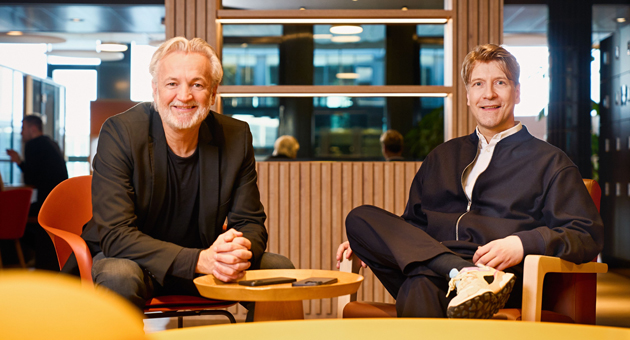 RTL Deutschland setzt gegen Streamer auf Crossmedia-Strategie - Inhalte statt Ausspielwege: Matthias Dang (li.), Geschäftsführer Vermarktung, Technologie & Daten von RTL Deutschland, und Frank Vogel, Geschäftsführer der Ad Alliance, erläutern im new business-Interview ihre Strategie – Foto: Marina Rosa Weigl