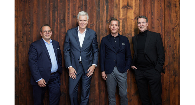 AlixPartners übernimmt zwei Berylls-Töchter - Freun sich über den gelungenen Deal v. l. n. r.: Andreas Radics, Berylls Executive Partner; Andreas Rüter, AlixPartners Deutschland Chef; Dr. Jan Burgard, Berylls Group CEO und Dr. Jan Dannenberg, Berylls Executive Partner - Foto: Berylls + AlixPartners