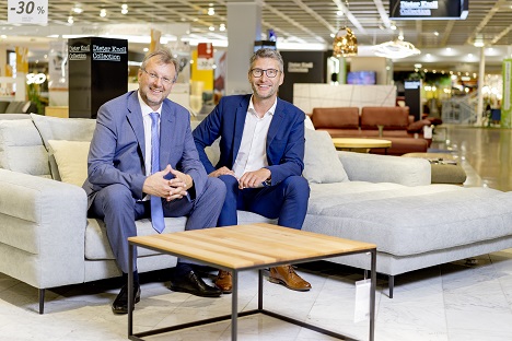 Premedia gewinnt Etat von XXXLutz - Wolfgang Erlebach, Geschäftsführer Premedia, und Thomas Saliger, Marketingleiter XXXLutz (Foto: Rene Horak)