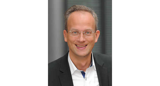 Die Landesmedienanstalten: Dr. Thorsten Schmiege grüßt als neuer DLM-Vorsitzender - Der BLM-Vorsitzende Dr. Thorsten Schmiege ist zum neuen Vorsitzende der DLM und der ZAK gewählt worden - Foto: Gaby Hartmann