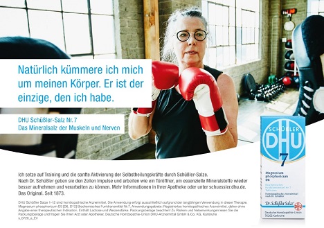 TBWA verpasst DHU Schüßler-Salze einen neuen Auftritt - In Motiven wie diesem, entwickelt von TBWA, stellen typische Verwenderinnen die Schüßler-Salze vor. (Bild: DHU)