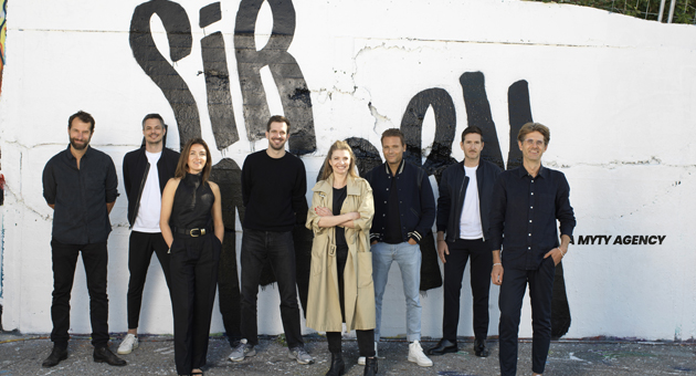 MYTY übernimmt die Zürcher Agentur Sir Mary - Das Führungs- und Partner-Team von Sir Mary freut sich über die neue Zugehörigkeit zur MYTY Group (v.l.n.r): Daniel Zuberbühler, Tino Elsener, Vanessa Habisreutinger, Nicolas Hostettler, Nadine Pachoud, Florian Beck, Maurizio Rugghia & Fabian Habisreutinger - Foto: MYTY