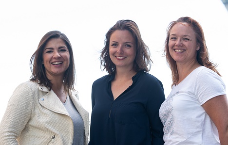 Malwine Rsler, Viktoria Rttgermann und Maike Vogt  (v. l.) ergnzen als neue Senior Projektmanagerinnen das Team von Stagg & Friends (Quelle: Stagg & Friends)
