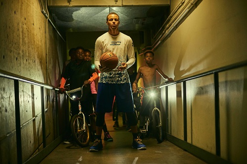 Under Armour und Droga5 machen Basketballer Stephen Curry unvergesslich - Junge Sportler aus der Bay Area resümieren im neuen Under Armour-Clip Stephen Currys Karriere (Foto: Under Armour)