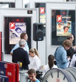 Ausstellung von 'Stern' und Bahn - 'Stern'-Titelbilder im Berliner Hauptbahnhof