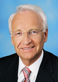 ProSiebenSat.1: Jugendliche produzieren TV-Beiträge - Edmund Stoiber, ProSiebenSat.1-Beiratsvorsitzender
