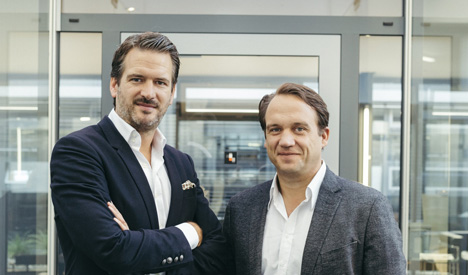 Serviceplan Campaign gewinnt globalen Lead von KraussMaffei - Florian Strauss (l.) und Till Hohmann, Geschäftsführer von Serviceplan Campain 1 (Foto: Serviceplan)