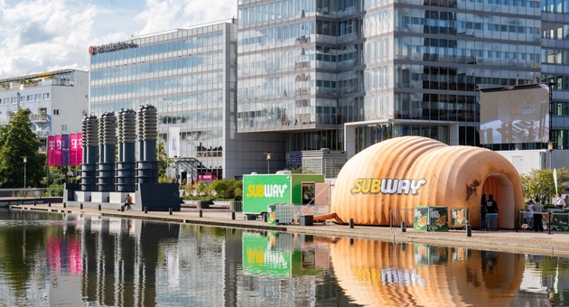 Subway entscheidet PR-Pitch für Deutschland - Mit einer begehbaren Kartoffel-Installation im Kölner MediaPark stellte Subway einen Guinness-Weltrekord auf – Foto: Segmenta