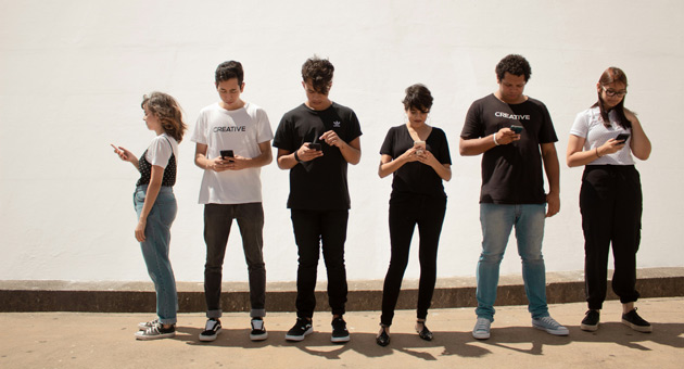 Internetnutzung der Deutschen hat leicht abgenommen - Symbolbild: Creative Christians/Unsplash