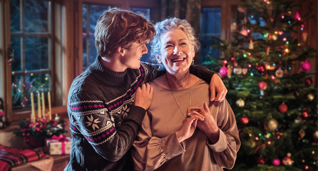 Wie die Telekom (nicht nur) zu Weihnachten die Menschen verbindet - Bei der Telekom stellt zu Weihnachten nur Omi die richtige Frage - Foto: Deutsche Telekom