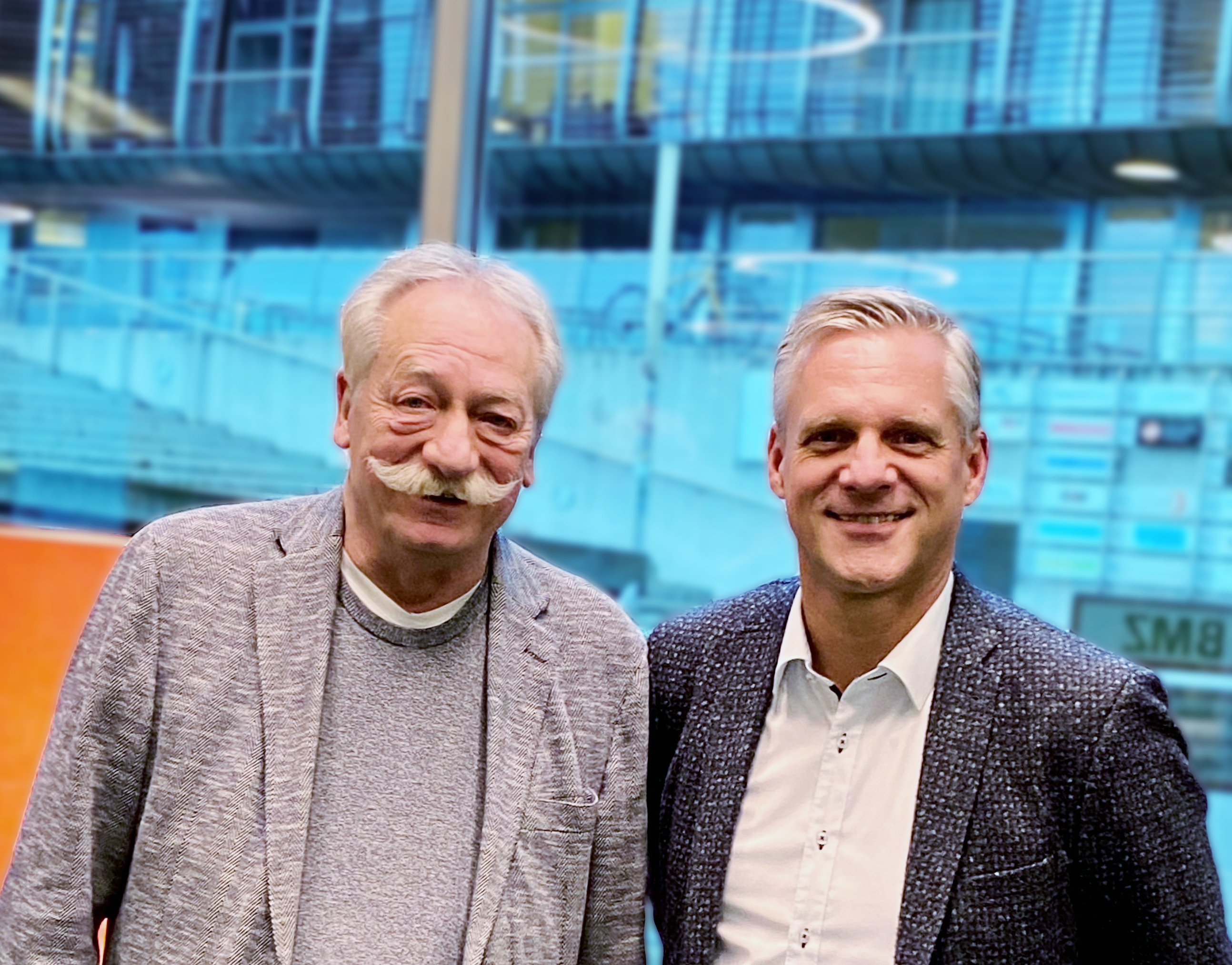 Thomas Koch, The DOOH Consultancy (TDC) und Udo Schendel, Geschftsfhrer von Jost von Brandis (v.l.) arbeiten knftig zusammen fr die optimale DOOH-Planung und Umsetzung.