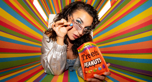 Treets startet bunte Music-First-Kampagne - Treets setzt in der aktuellen Kampagne neben laut und bunt vor allem auf die Newcomerin futurebae