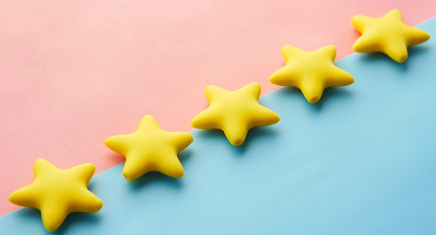 Onlinebewertungen nützen den Marken - Möglichst viele Sterne: Onlinebewertungen zahlen auf den Umsatz ein - Foto: Towfiqu Barrbhuiya on Unsplash